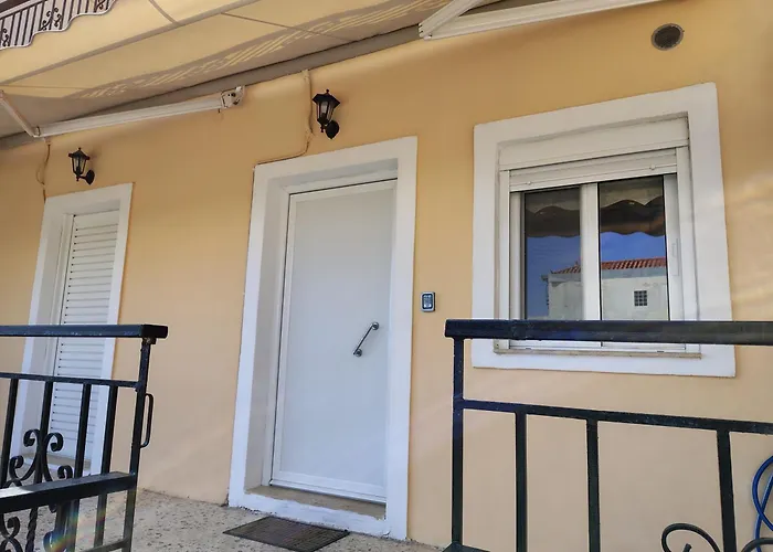 House To Mavrovouni Square Mavrovoúnion